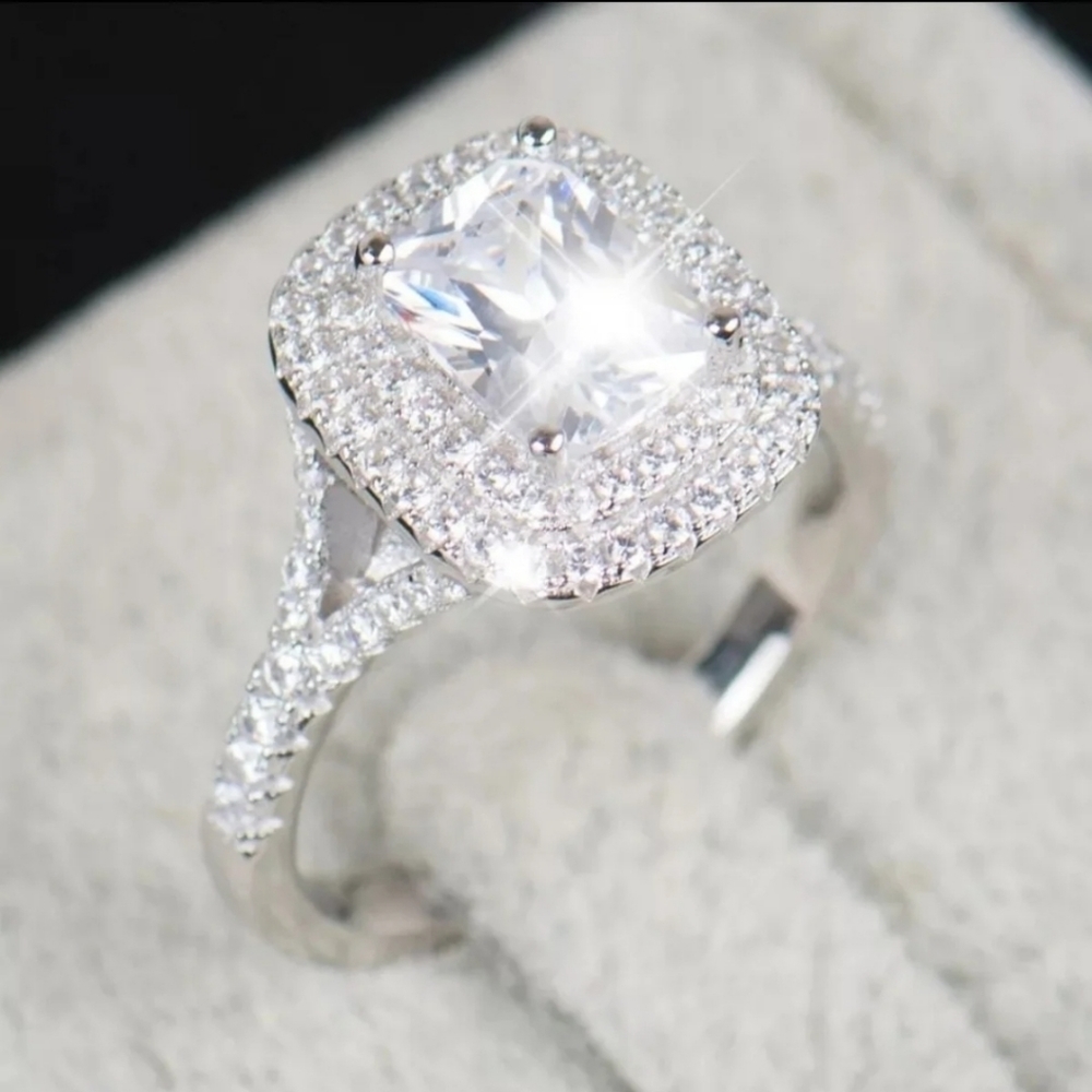 HOST PICK 💎 Diamond Engagement Ring. S6 - Picture 2 of 7